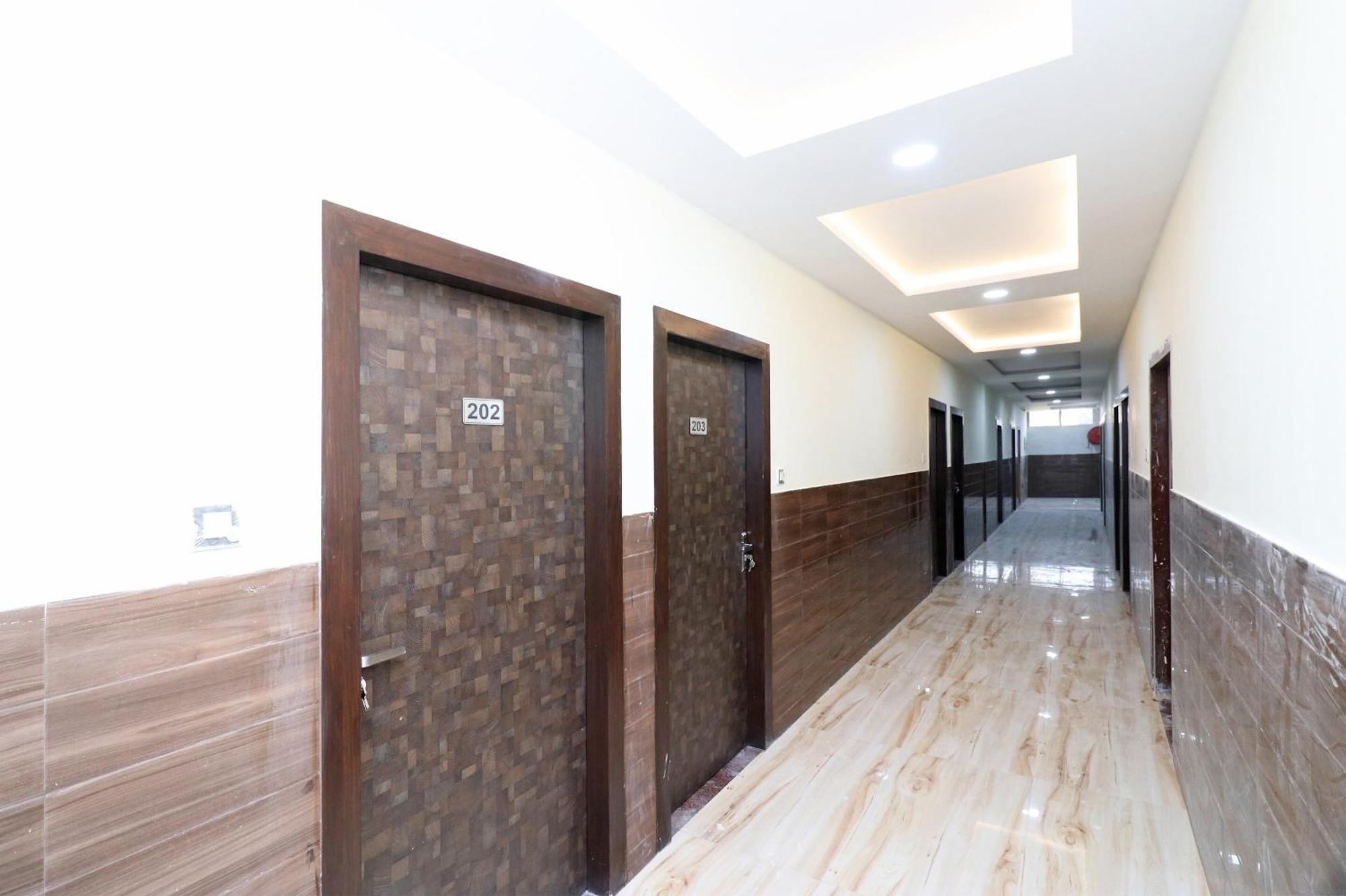 Hotel Centre Point โคราฆปุระ ภายนอก รูปภาพ